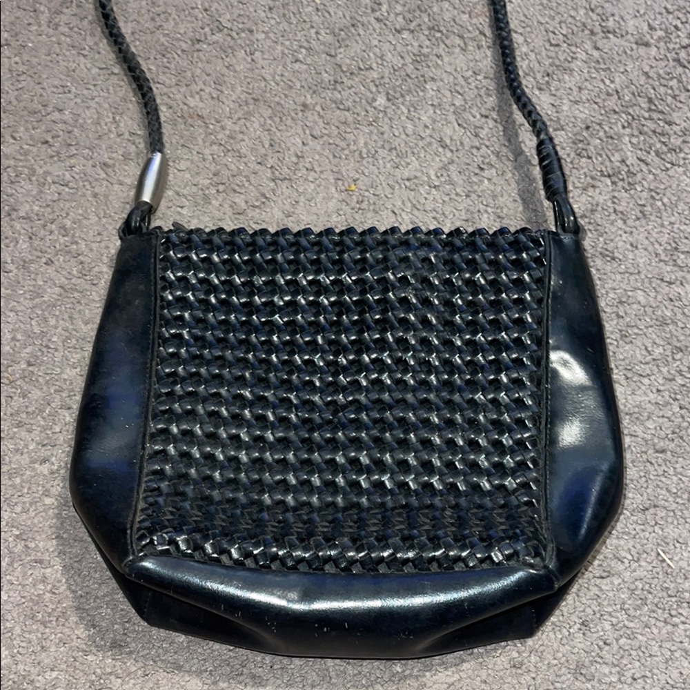 Elegant Black Liz Claiborne Woven Shoulder Bag - Picture 1 of 5